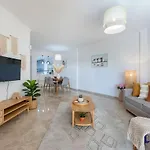 Modern 2br Pool And 5min Access Appartement *